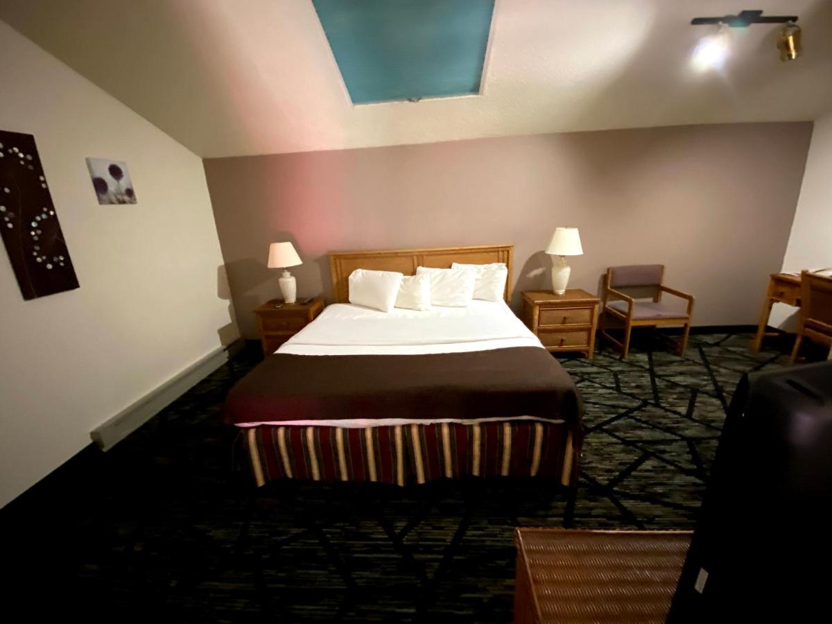 Woodland Inn & Suites Medford Esterno foto