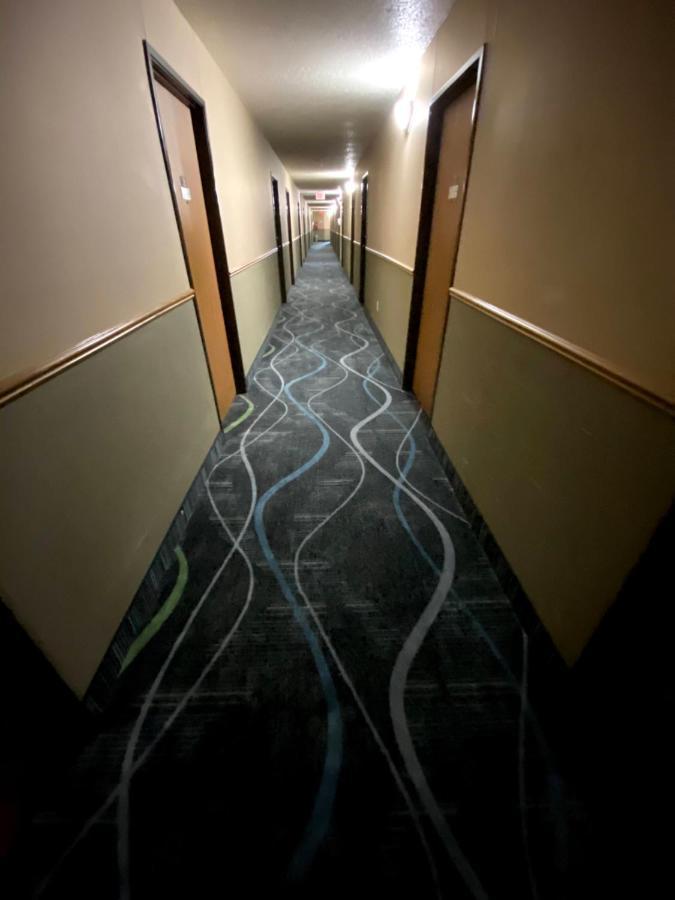 Woodland Inn & Suites Medford Esterno foto