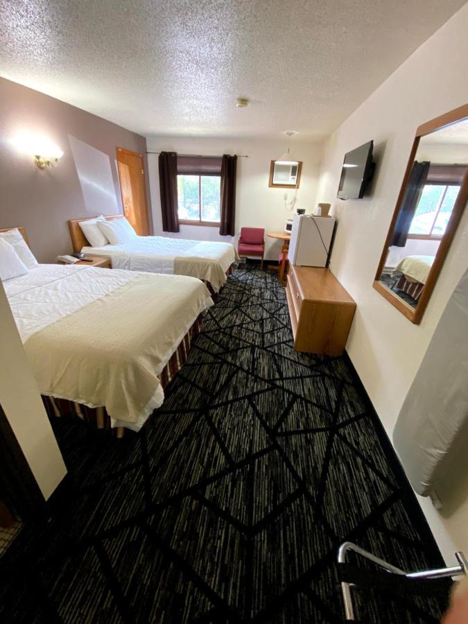 Woodland Inn & Suites Medford Esterno foto