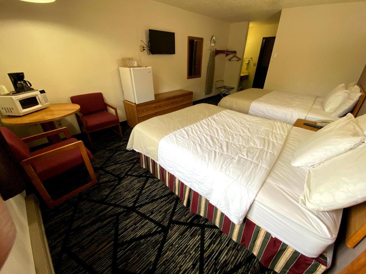 Woodland Inn & Suites Medford Esterno foto