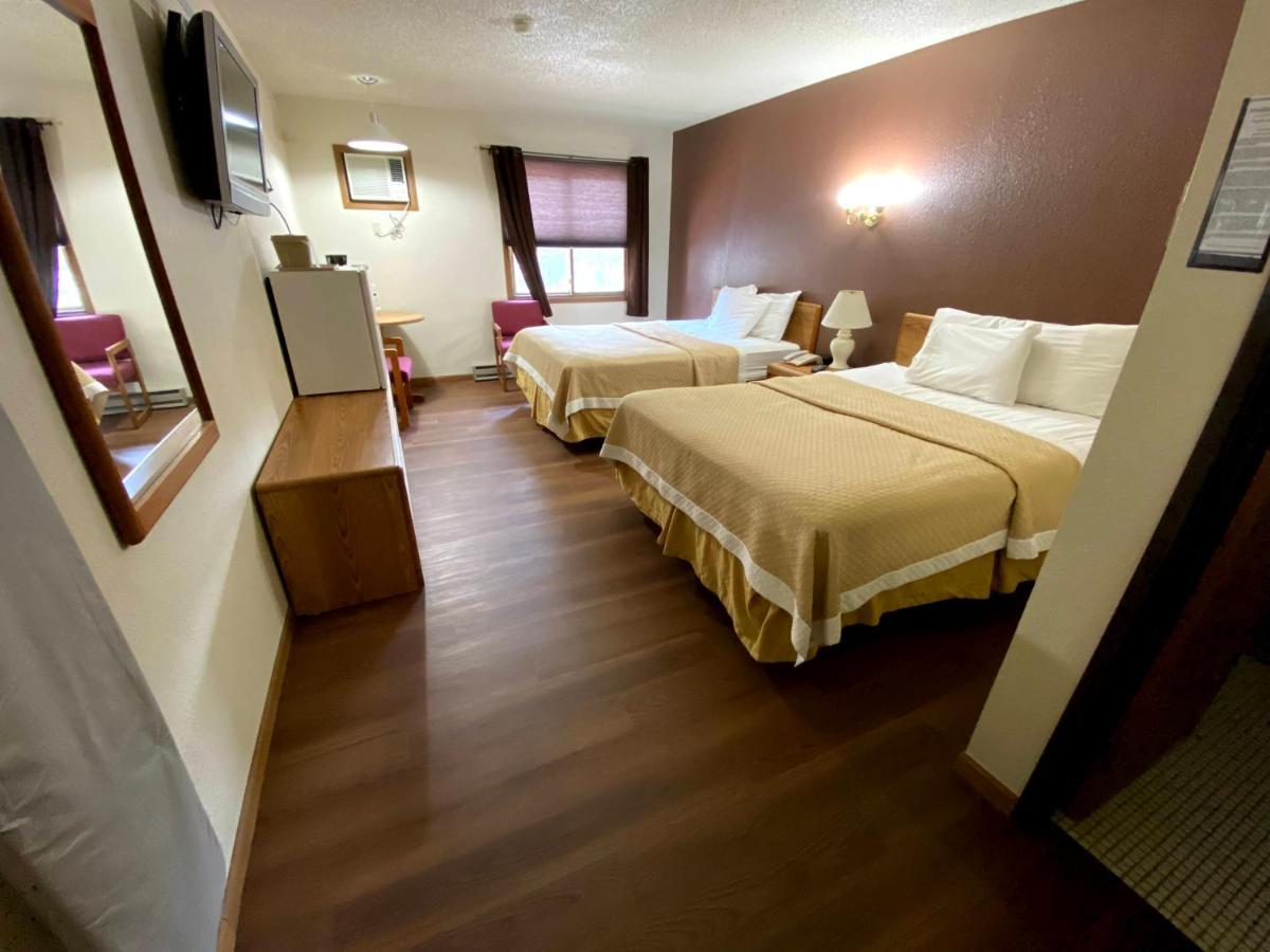 Woodland Inn & Suites Medford Esterno foto