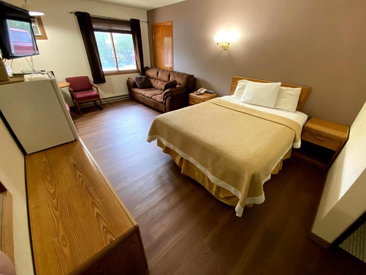 Woodland Inn & Suites Medford Esterno foto