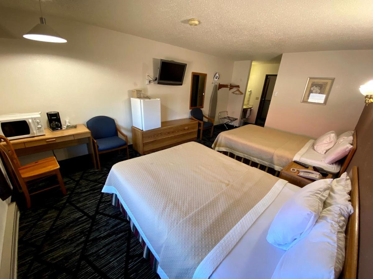 Woodland Inn & Suites Medford Esterno foto