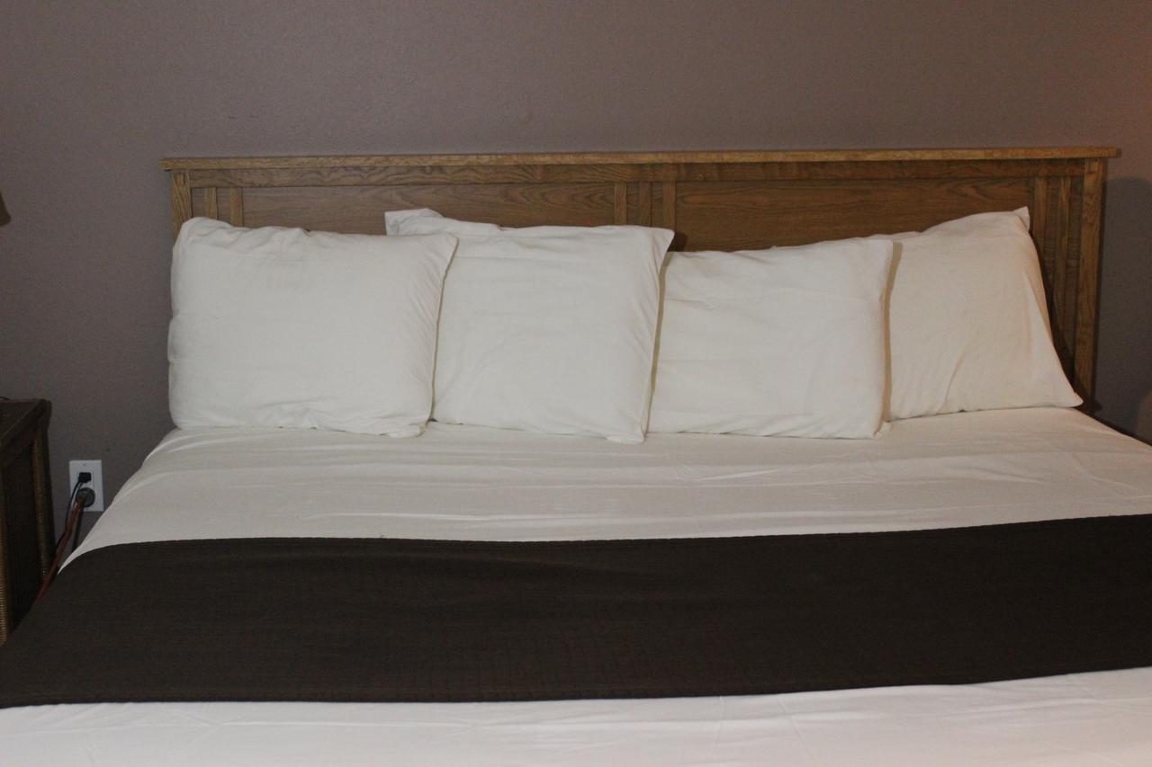 Woodland Inn & Suites Medford Esterno foto
