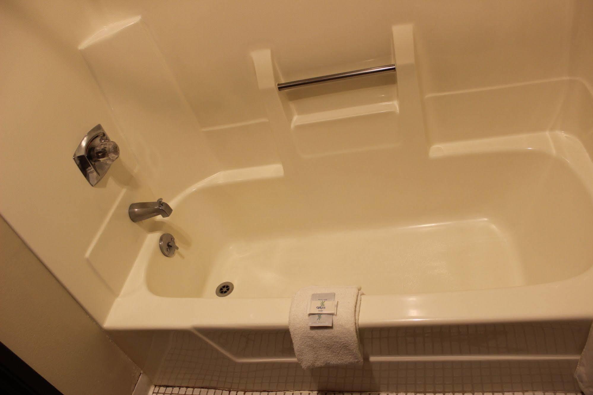Woodland Inn & Suites Medford Esterno foto