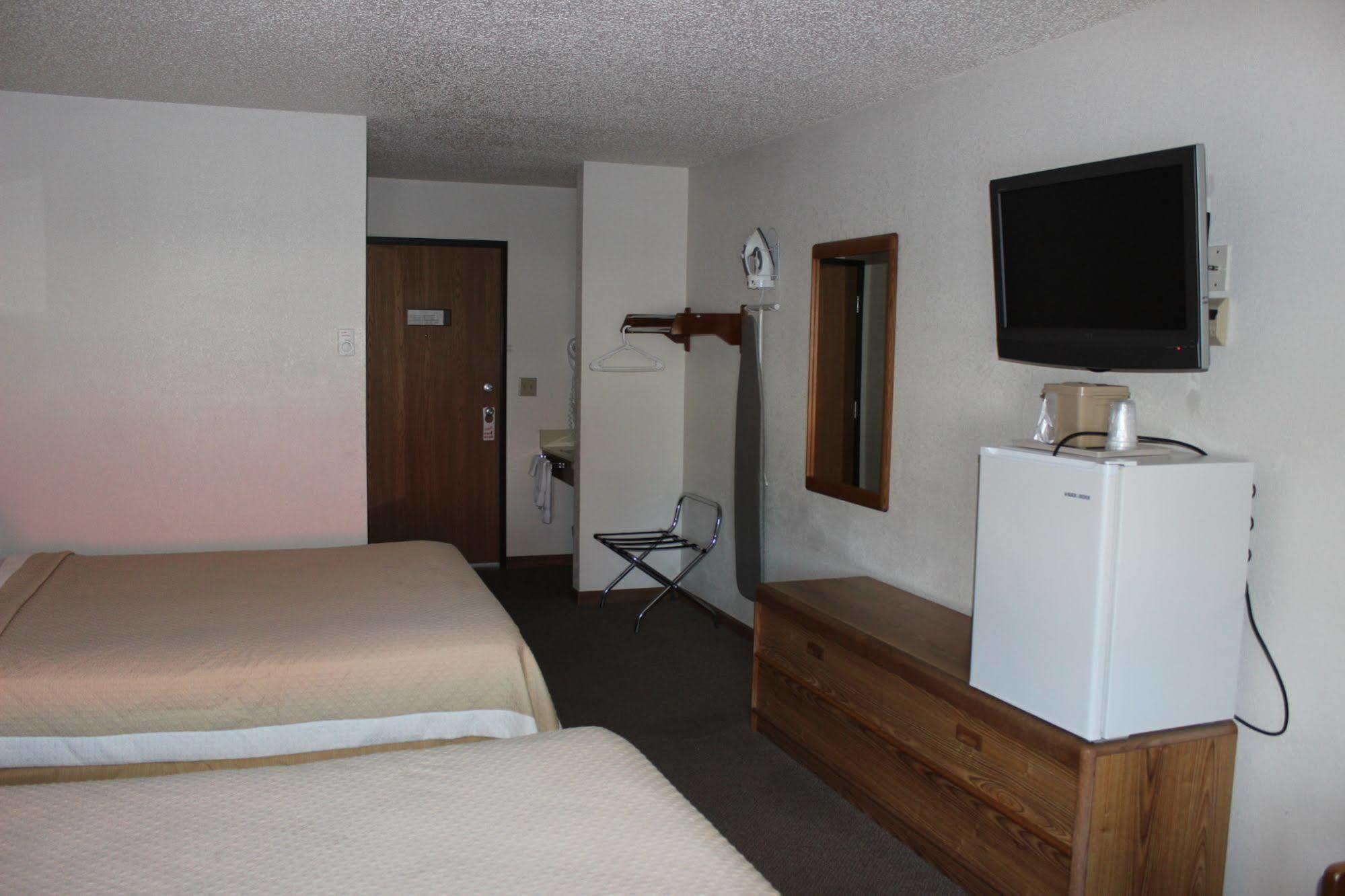 Woodland Inn & Suites Medford Esterno foto